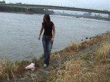 Vidéo porno mobile : Nudist walking on the Rhine riverside